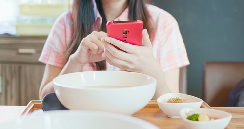 パパ活を1年前から始め、20人ほどと食事や関係をもってきた実績